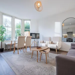 North Lane By Ty Sa Apartment