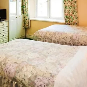 3* Pensión Wisestay